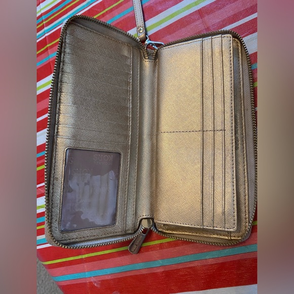❌❌SOLD❌❌Michael kors wallet/wristlet - Picture 2 of 4